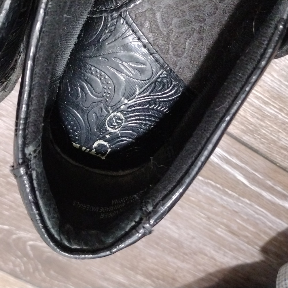 B. O. C. Black Clogs. Size 8.5 - image 3